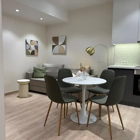 Aura Modern Salonic